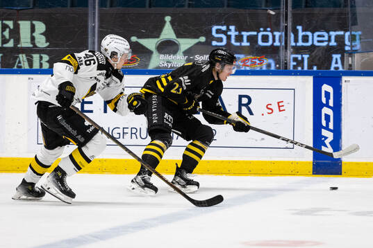 Västerås Svante Sjödin och AIKs Oliver Tärnström