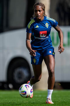 Evelyn Ijeh of the women’s national football team of