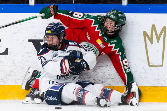 Frölundas Felicia Linder och Linköpings Naomi Rogge