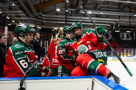 Frölundas Maja Beverin och Alva Johnsson
