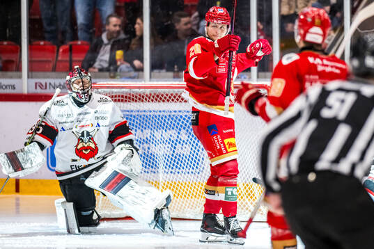 Kalmars John Dahlström jublar