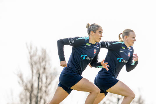 Celin Bizet Ildhusøy and Karina Sævik of the Norwegian