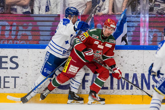 Leksands Max Veronneau och Modos David Bernhardt