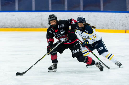 Malmö Redhawks Tyra Jönsson och Södertäljes Imola