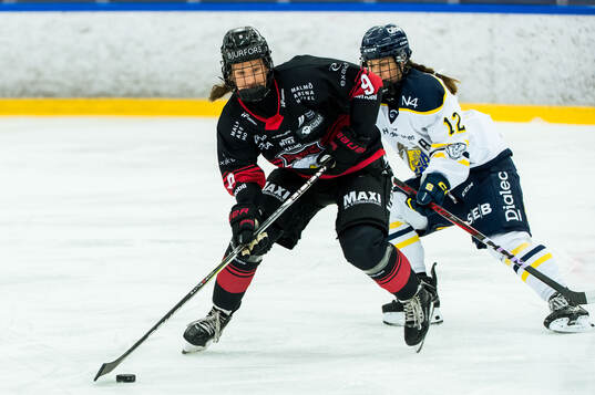 Malmö Redhawks Tyra Jönsson och Södertäljes Imola