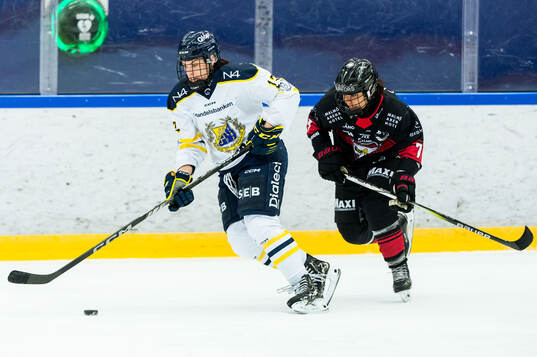 Södertäljes Beatrice Hjälm och Malmö Redhawks Vera Mundz