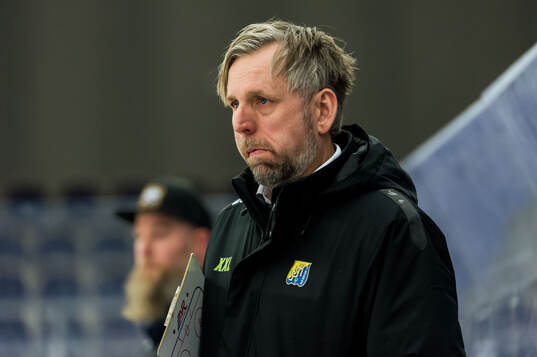Södertäljes tränare Thomas Holmberg deppar
