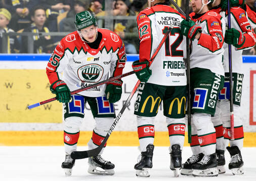 Frölundas Arttu Ruotsalainen jublar