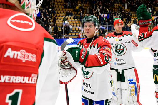 Frölundas Arttu Ruotsalainen jublar