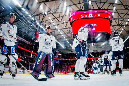 Linköpings målvakt Jesper Myrenberg deppar