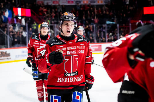 Örebros Melvin Fernström jublar vid 2-1
