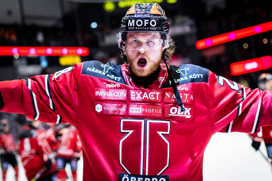 Örebros Linus Arnesson jublar