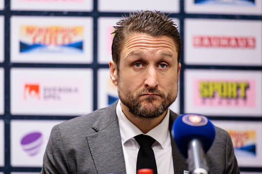 Malmö Redhawks tränare Tomas Kollar på presskonferens
