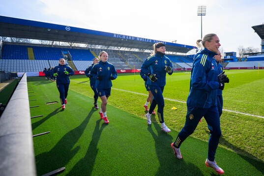 Players of the women's national football team of Sweden at