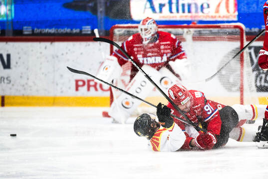 Timrås Magnus Pääjärvi och Brynäs Tyler Vesel