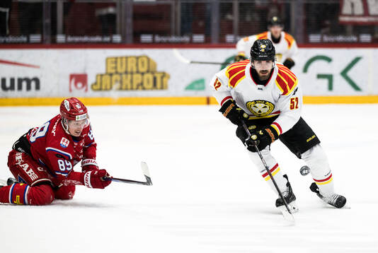Brynäs Jack Kopacka och Timrås Oliver Kapanen
