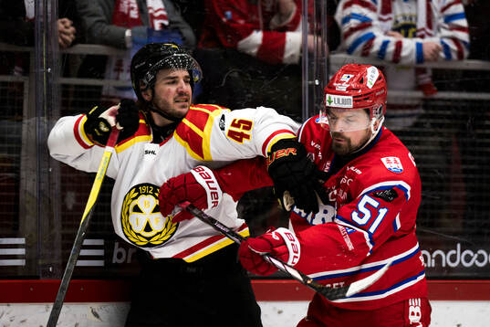 Brynäs Charles-Édouard D'astous och Timrås Anton Lander