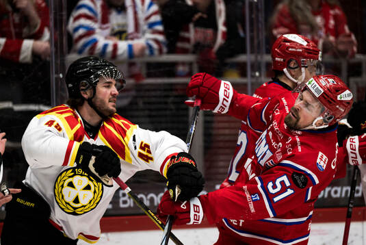 Brynäs Charles-Édouard D'astous och Timrås Anton Lander