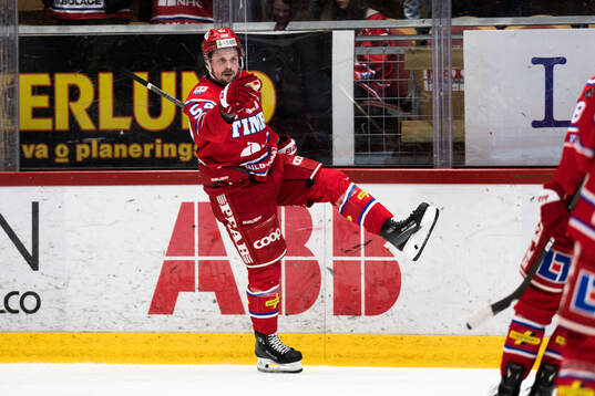 Timrås Jonathan Dahlén jublar