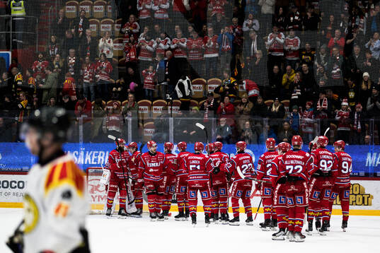 Timrås spelare jublar