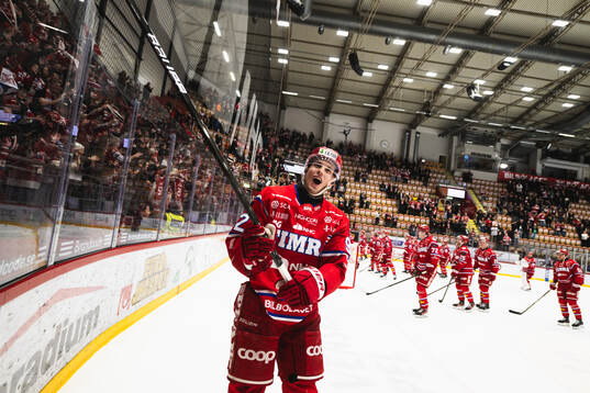 Timrås Anton Lundmark jublar
