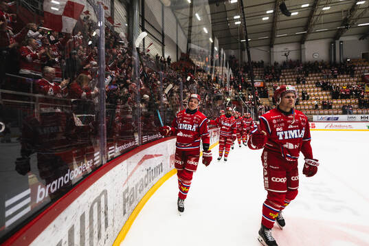 Timrås Oliver Johansson jublar