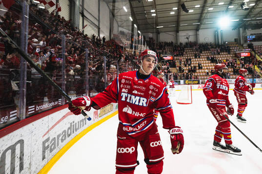 Timrås Linus Eriksson jublar