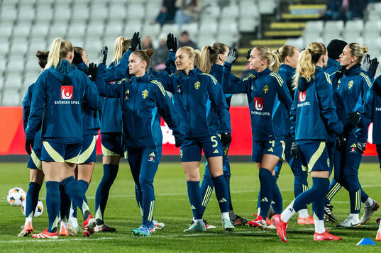 Amanda Nildén and Hanna Lundkvist of Sweden