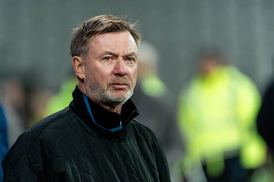 Head coach Peter Gerhardsson of Sweden