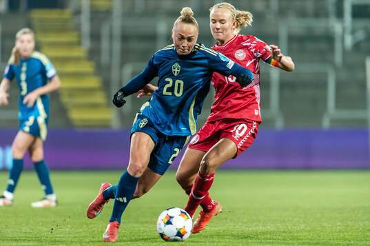 Hanna Bennison of Sweden and Pernille Harder of Denmark