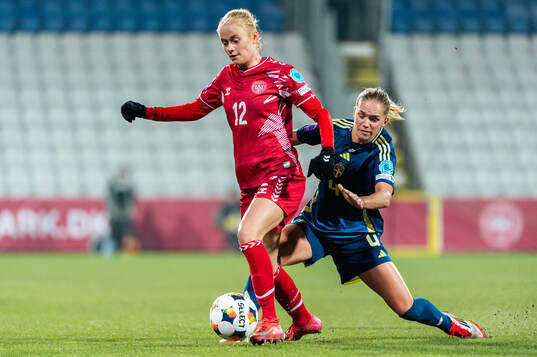 Kathrine Kuhl of Denmark and Hanna Lundkvist of Sweden