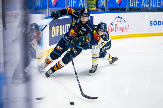 Djurgårdens Dick Axelsson och Södertäljes Ludvig