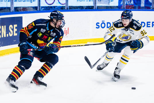 Djurgårdens Anton Frondell och Södertäljes Albert Wikman