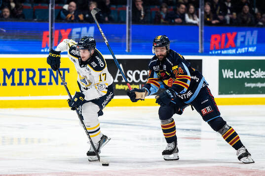 Södertäljes Amil Krupic och Djurgårdens Ludvig Rensfeldt