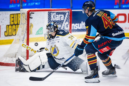 Djurgårdens Victor Eklund (ej i bild) gör 3-2 bakom