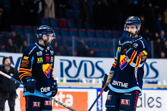 Djurgårdens Marcus Krüger och Ludvig Rensfeldt deppar