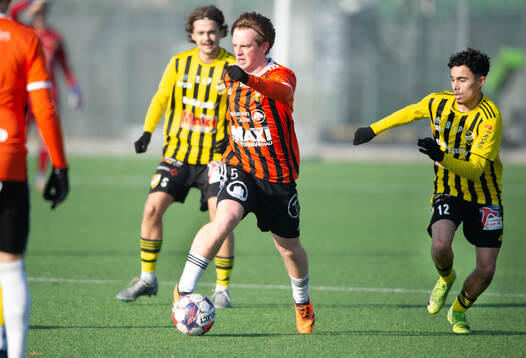 IFK Hässleholms Zeidan Sala jagar Kristianstads Sam Hegdal