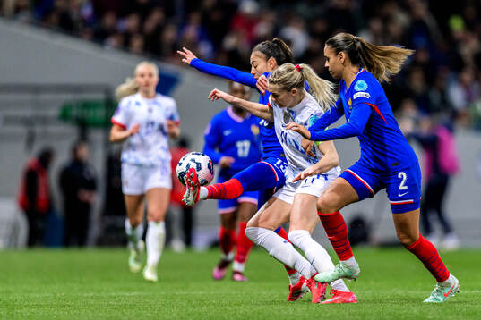 Selma Bacha and Maelle Lakrar of France against Ada