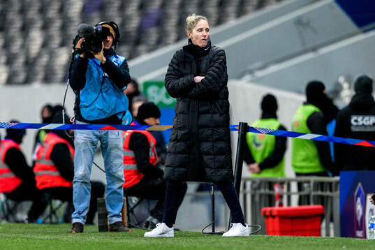 Head coach Gemma Grainger of Norway looks dejected