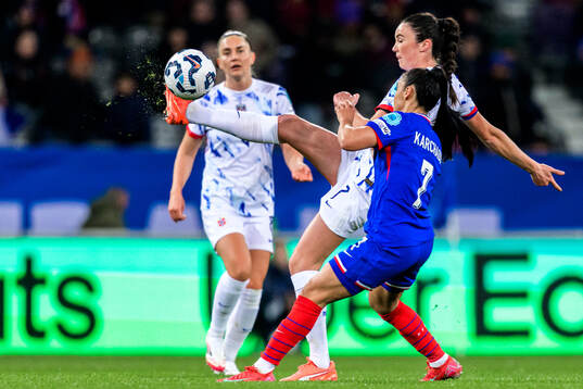 Ingrid Syrstad Engen of Norway and Sakina Karchaoui of