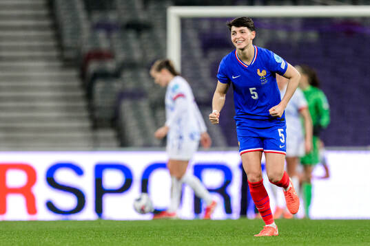 Elisa De Almeida of France celebrates