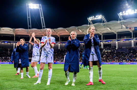 Frida Maanum and Ada Hegerberg of Norway