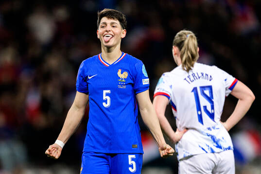 Elisa De Almeida of France celebrates