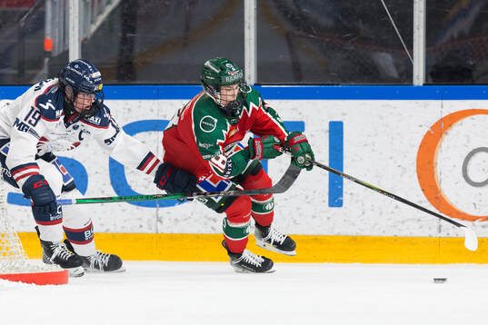 Linköpings Sara Hjalmarsson och Frölundas Elisa Holopainen