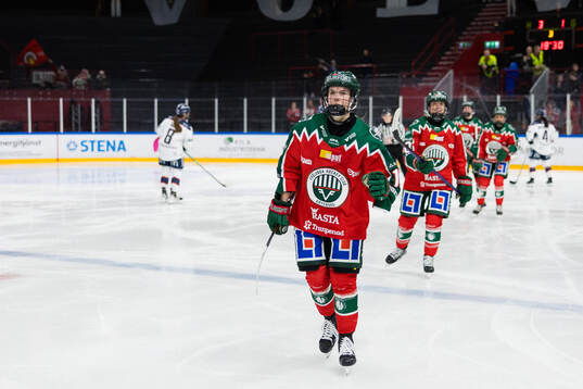 Frölundas Elisa Holopainen jublar