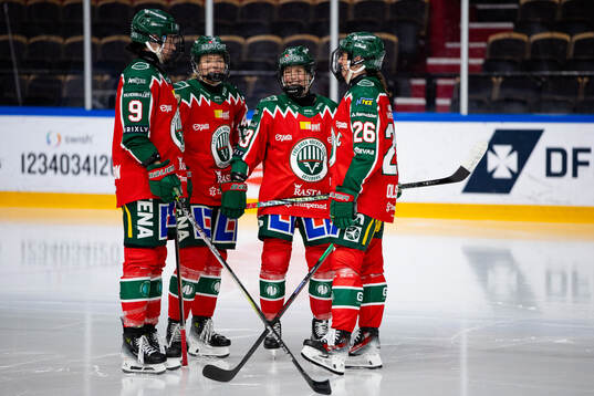 Frölundas Alva Johnsson, Paula Bergström, Michelle