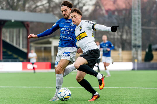 Trelleborgs Felix Hörberg och AIKs Victor Goncalves