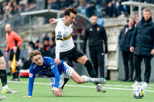 Trelleborgs Oskar Ruuska och AIKs Bersant Celina