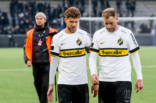 AIKs Anton Salétros och John Guidetti deppar