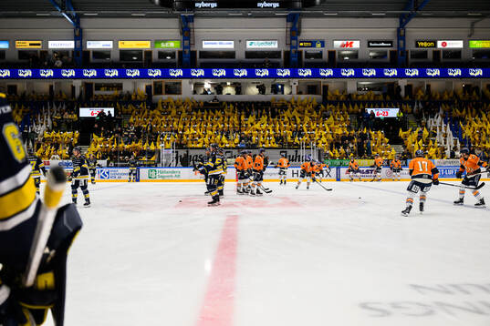 HV71s och Växjös spelare